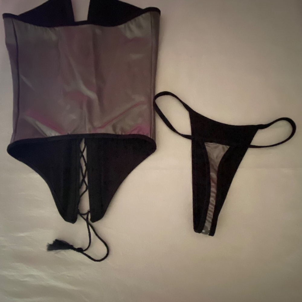 Metallic Bustier - Picture 2 of 3